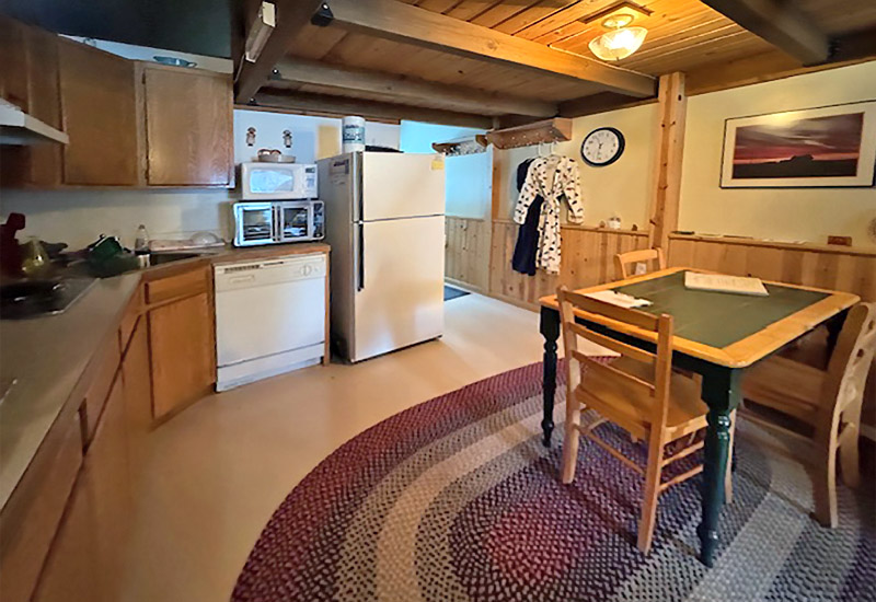 Caribou Cottage kitchen