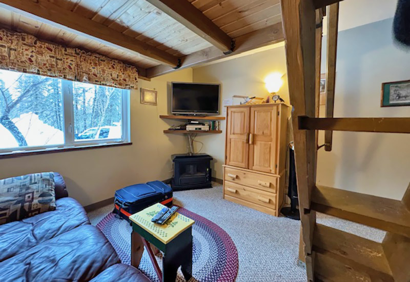 Caribou Cottage living room
